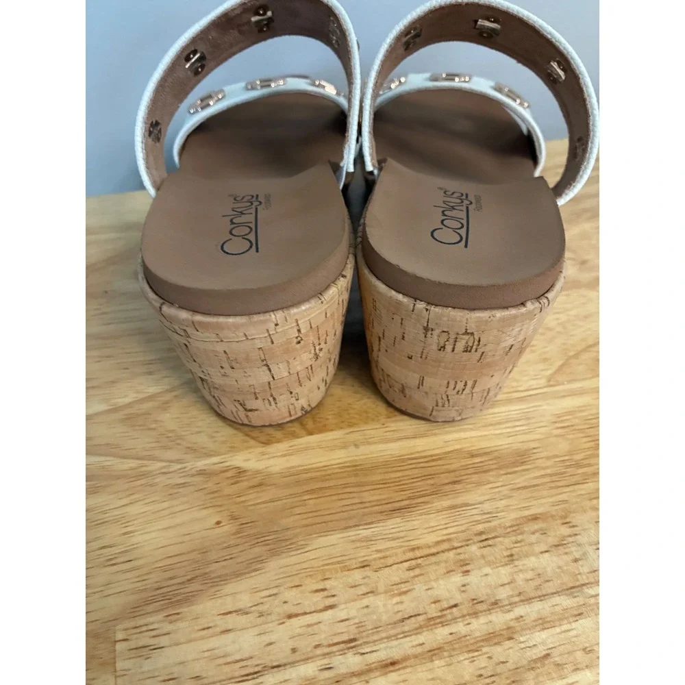 Corkys White Two Strap Wedge Sandals Rose Gold Floral Hardware Size 8